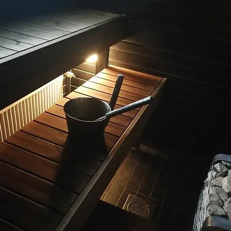 Проживание в семье Noora