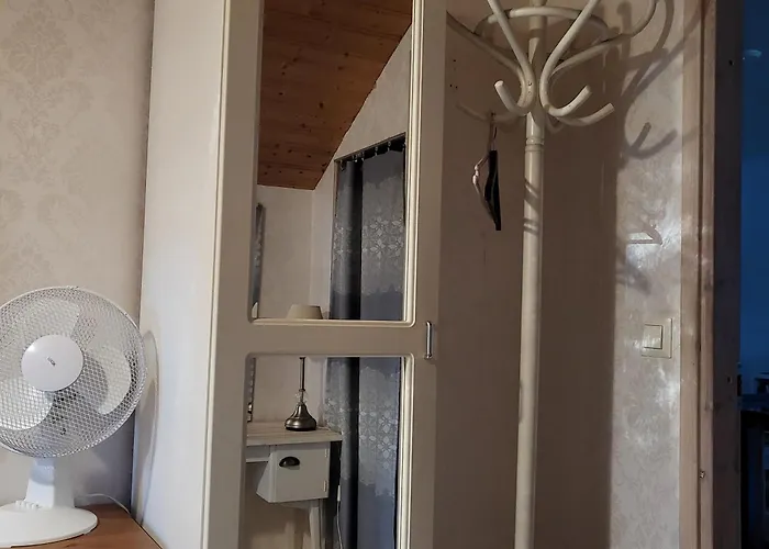 ホームステイ Noora ポリ